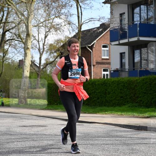 12.04.2026 - 45. Internationalen Wilhelmsburger Insellauf J. Mangold http://msf.ph/oto/9507220 12.04.2026 11:46:48 Ziel 2996, 2996 meine-sportfotos.de
