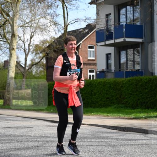 12.04.2026 - 45. Internationalen Wilhelmsburger Insellauf J. Mangold http://msf.ph/oto/9507222 12.04.2026 11:46:48 Ziel 2996, 2996 meine-sportfotos.de