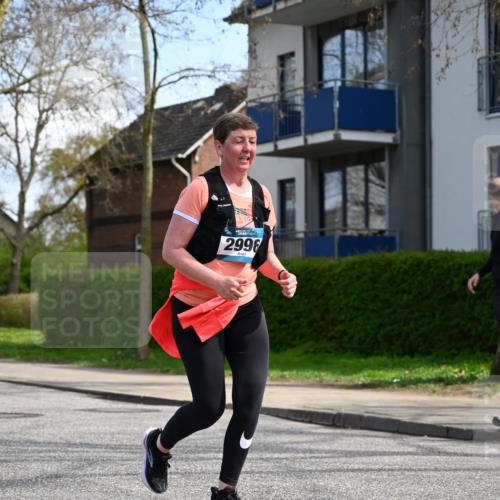 12.04.2026 - 45. Internationalen Wilhelmsburger Insellauf J. Mangold http://msf.ph/oto/9507225 12.04.2026 11:46:48 Ziel 2996, 2996 meine-sportfotos.de