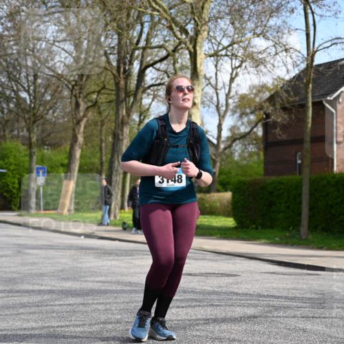 12.04.2026 - 45. Internationalen Wilhelmsburger Insellauf J. Mangold http://msf.ph/oto/9507235 12.04.2026 11:47:15 Ziel 3148, 3148, 3533, 3532, 3457 meine-sportfotos.de