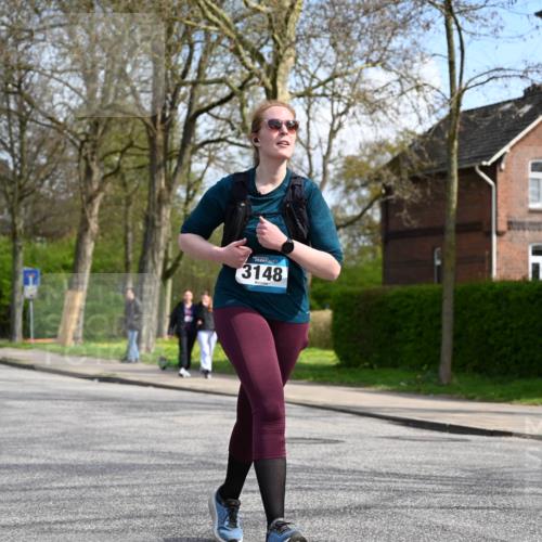 12.04.2026 - 45. Internationalen Wilhelmsburger Insellauf J. Mangold http://msf.ph/oto/9507237 12.04.2026 11:47:15 Ziel 3148, 3148, 3533, 3532, 3457 meine-sportfotos.de