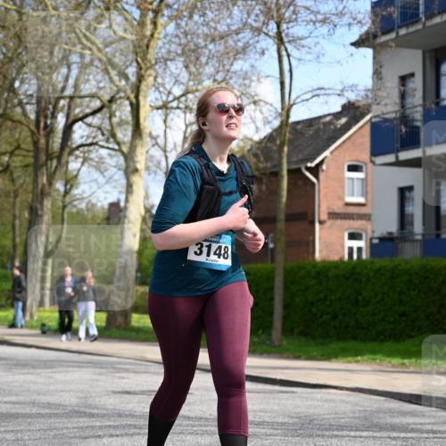 12.04.2026 - 45. Internationalen Wilhelmsburger Insellauf J. Mangold http://msf.ph/oto/9507242 12.04.2026 11:47:15 Ziel 3148, 3148, 3533, 3532, 3457 meine-sportfotos.de