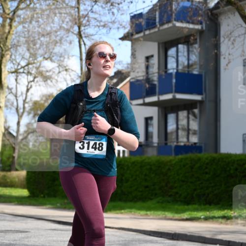 12.04.2026 - 45. Internationalen Wilhelmsburger Insellauf J. Mangold http://msf.ph/oto/9507247 12.04.2026 11:47:16 Ziel 3148, 3533, 3532, 3457 meine-sportfotos.de