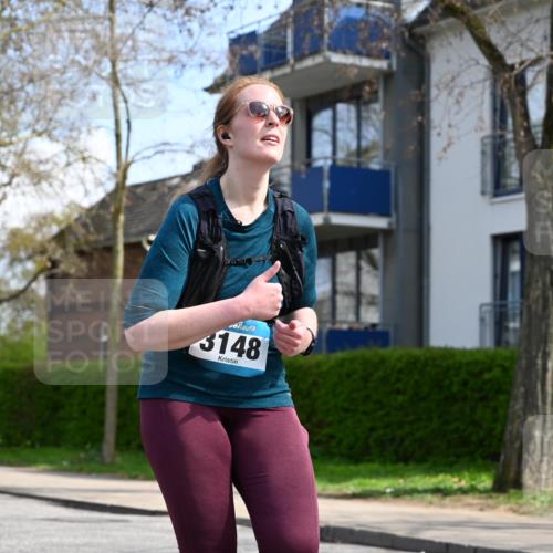 12.04.2026 - 45. Internationalen Wilhelmsburger Insellauf J. Mangold http://msf.ph/oto/9507250 12.04.2026 11:47:16 Ziel 3148, 3533, 3532, 3457 meine-sportfotos.de