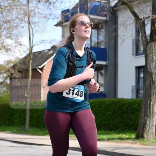 12.04.2026 - 45. Internationalen Wilhelmsburger Insellauf J. Mangold http://msf.ph/oto/9507251 12.04.2026 11:47:16 Ziel 3148, 3533, 3532, 3457 meine-sportfotos.de