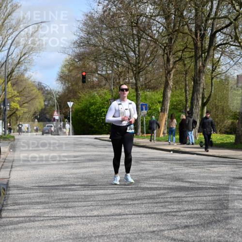 12.04.2026 - 45. Internationalen Wilhelmsburger Insellauf J. Mangold http://msf.ph/oto/9507305 12.04.2026 11:51:56 Ziel 3544 meine-sportfotos.de