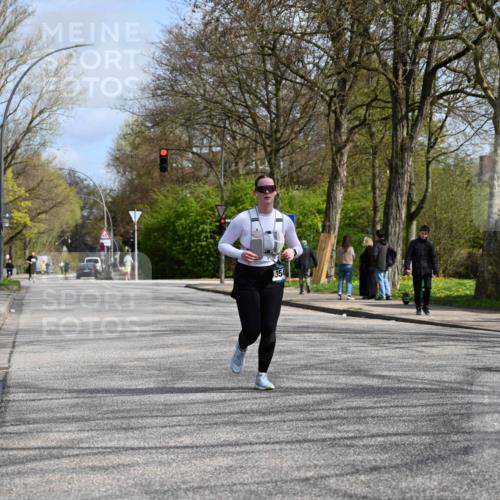 12.04.2026 - 45. Internationalen Wilhelmsburger Insellauf J. Mangold http://msf.ph/oto/9507308 12.04.2026 11:51:56 Ziel 3544 meine-sportfotos.de