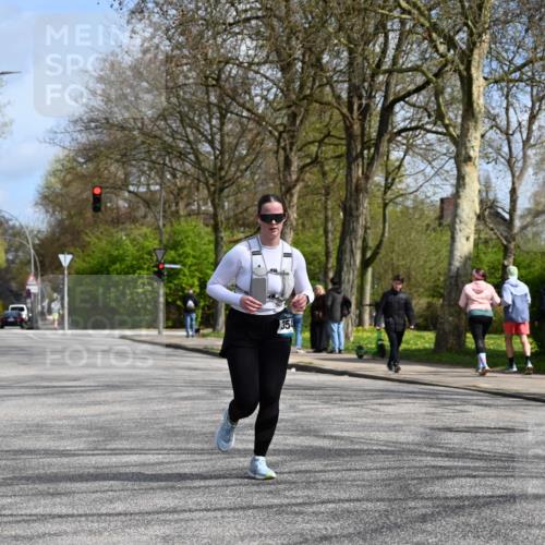 12.04.2026 - 45. Internationalen Wilhelmsburger Insellauf J. Mangold http://msf.ph/oto/9507316 12.04.2026 11:51:57 Ziel 3544 meine-sportfotos.de