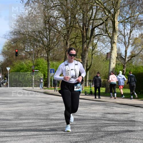 12.04.2026 - 45. Internationalen Wilhelmsburger Insellauf J. Mangold http://msf.ph/oto/9507320 12.04.2026 11:51:57 Ziel 3544 meine-sportfotos.de