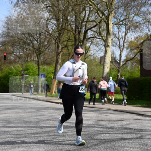 12.04.2026 - 45. Internationalen Wilhelmsburger Insellauf J. Mangold http://msf.ph/oto/9507323 12.04.2026 11:51:58 Ziel 3544 meine-sportfotos.de