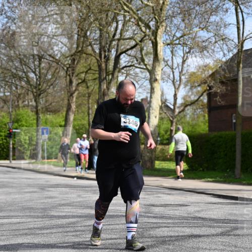 12.04.2026 - 45. Internationalen Wilhelmsburger Insellauf J. Mangold http://msf.ph/oto/9507342 12.04.2026 11:52:43 Ziel 3346 meine-sportfotos.de