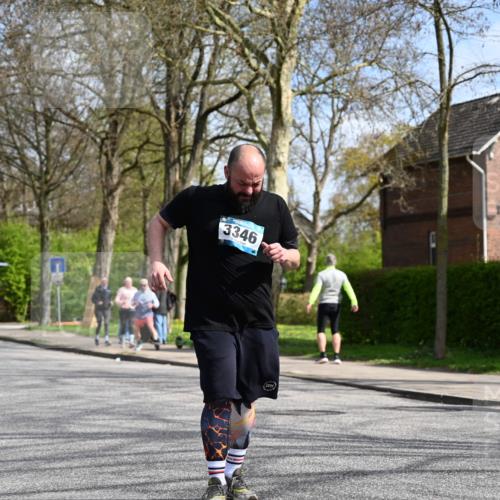 12.04.2026 - 45. Internationalen Wilhelmsburger Insellauf J. Mangold http://msf.ph/oto/9507345 12.04.2026 11:52:43 Ziel 3346 meine-sportfotos.de