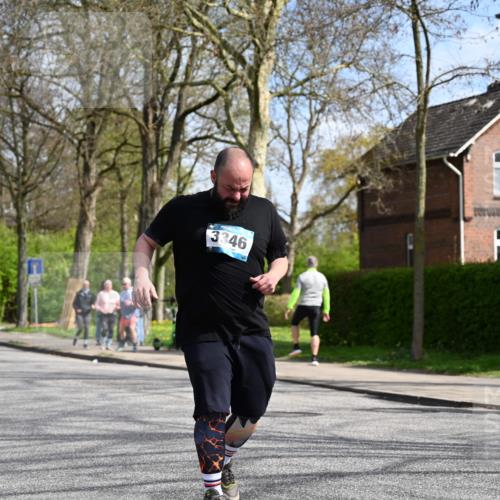 12.04.2026 - 45. Internationalen Wilhelmsburger Insellauf J. Mangold http://msf.ph/oto/9507347 12.04.2026 11:52:44 Ziel 3346 meine-sportfotos.de