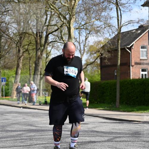 12.04.2026 - 45. Internationalen Wilhelmsburger Insellauf J. Mangold http://msf.ph/oto/9507349 12.04.2026 11:52:44 Ziel 3346 meine-sportfotos.de