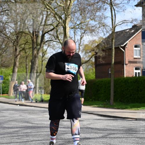 12.04.2026 - 45. Internationalen Wilhelmsburger Insellauf J. Mangold http://msf.ph/oto/9507350 12.04.2026 11:52:44 Ziel 3346 meine-sportfotos.de