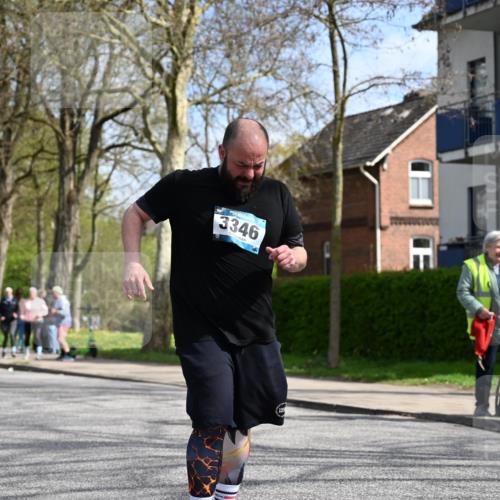 12.04.2026 - 45. Internationalen Wilhelmsburger Insellauf J. Mangold http://msf.ph/oto/9507354 12.04.2026 11:52:44 Ziel 3346 meine-sportfotos.de