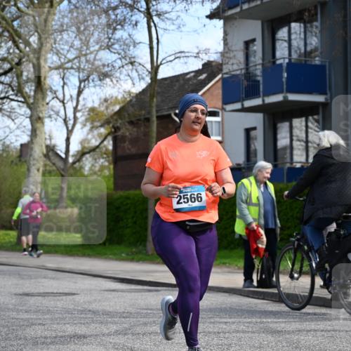 12.04.2026 - 45. Internationalen Wilhelmsburger Insellauf J. Mangold http://msf.ph/oto/9507375 12.04.2026 11:53:35 Ziel 4508, 2566, 2776, 2093 meine-sportfotos.de