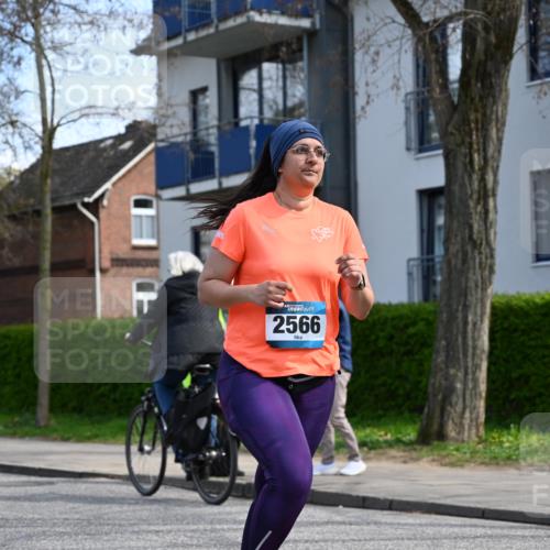 12.04.2026 - 45. Internationalen Wilhelmsburger Insellauf J. Mangold http://msf.ph/oto/9507381 12.04.2026 11:53:35 Ziel 4508, 2566, 2776, 2093 meine-sportfotos.de