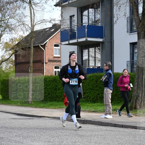 12.04.2026 - 45. Internationalen Wilhelmsburger Insellauf J. Mangold http://msf.ph/oto/9507390 12.04.2026 11:53:44 Ziel 4508, 2566, 2776, 2776, 2093, 2679, 2680 meine-sportfotos.de