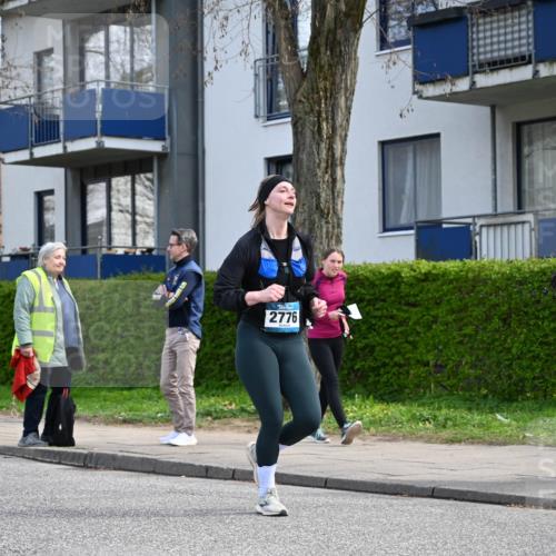 12.04.2026 - 45. Internationalen Wilhelmsburger Insellauf J. Mangold http://msf.ph/oto/9507401 12.04.2026 11:53:45 Ziel 4508, 2566, 2776, 2093, 2679, 2680 meine-sportfotos.de