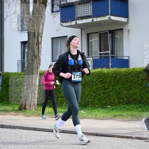 12.04.2026 - 45. Internationalen Wilhelmsburger Insellauf J. Mangold http://msf.ph/oto/9507408 12.04.2026 11:53:46 Ziel 4508, 2566, 2776, 2093, 2679, 2680 meine-sportfotos.de