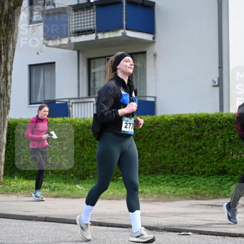 12.04.2026 - 45. Internationalen Wilhelmsburger Insellauf J. Mangold http://msf.ph/oto/9507412 12.04.2026 11:53:46 Ziel 4508, 2566, 2776, 2093, 2679, 2680 meine-sportfotos.de