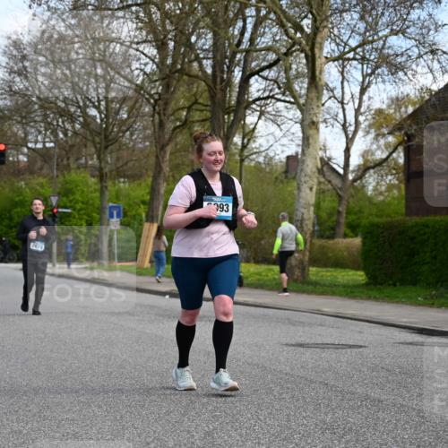 12.04.2026 - 45. Internationalen Wilhelmsburger Insellauf J. Mangold http://msf.ph/oto/9507427 12.04.2026 11:53:59 Ziel 2776, 2093, 2679, 2680 meine-sportfotos.de