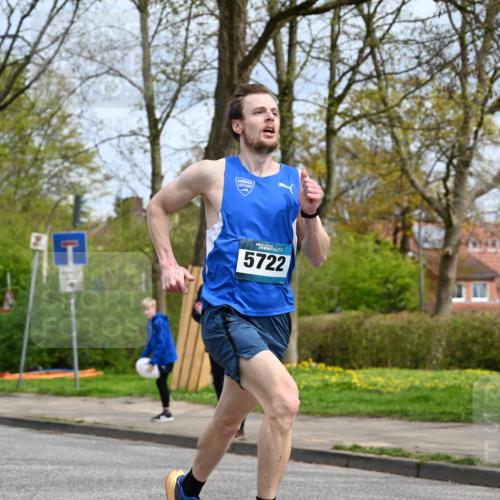 12.04.2026 - 45. Internationalen Wilhelmsburger Insellauf J. Mangold http://msf.ph/oto/9507492 12.04.2026 12:45:45 Ziel 5722, 4093 meine-sportfotos.de