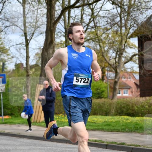 12.04.2026 - 45. Internationalen Wilhelmsburger Insellauf J. Mangold http://msf.ph/oto/9507493 12.04.2026 12:45:45 Ziel 5722, 4093 meine-sportfotos.de