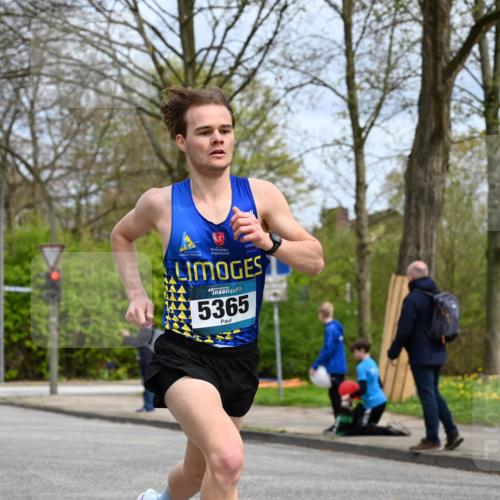 12.04.2026 - 45. Internationalen Wilhelmsburger Insellauf J. Mangold http://msf.ph/oto/9507528 12.04.2026 12:46:44 Ziel 3389, 5365, 3048, 5413, 4656, 5556, 5709, 3750, 3301 meine-sportfotos.de
