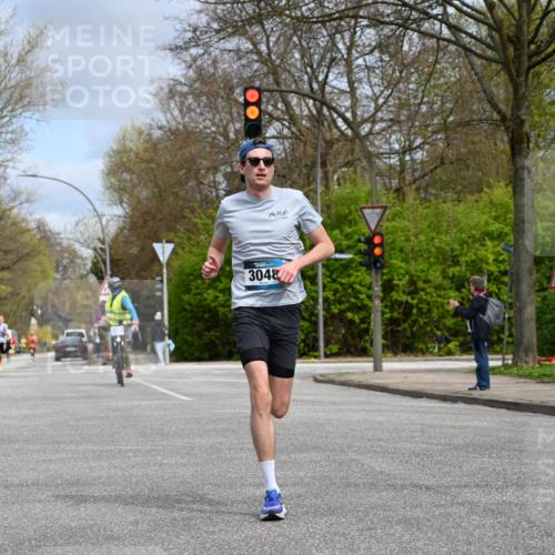 12.04.2026 - 45. Internationalen Wilhelmsburger Insellauf J. Mangold http://msf.ph/oto/9507538 12.04.2026 12:46:56 Ziel 3048, 5413, 4656, 5556, 5709, 3750, 3301, 4466 meine-sportfotos.de