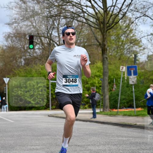 12.04.2026 - 45. Internationalen Wilhelmsburger Insellauf J. Mangold http://msf.ph/oto/9507544 12.04.2026 12:46:56 Ziel 3048, 5413, 4656, 5556, 5709, 3750, 3301, 4466 meine-sportfotos.de