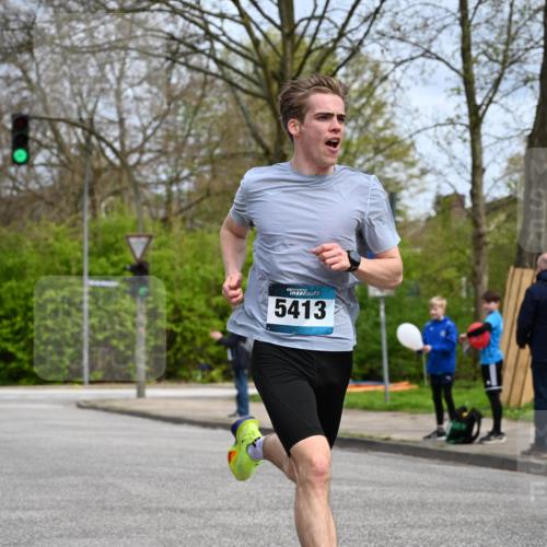 12.04.2026 - 45. Internationalen Wilhelmsburger Insellauf J. Mangold http://msf.ph/oto/9507564 12.04.2026 12:47:05 Ziel 3048, 5413, 4656, 5556, 5709, 3750, 3301, 4466, 5495, 3452, 4877 meine-sportfotos.de