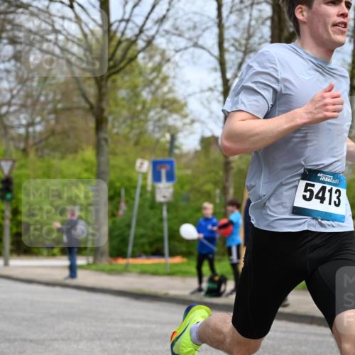 12.04.2026 - 45. Internationalen Wilhelmsburger Insellauf J. Mangold http://msf.ph/oto/9507568 12.04.2026 12:47:05 Ziel 3048, 5413, 4656, 5556, 5709, 3750, 3301, 4466, 5495, 3452, 4877 meine-sportfotos.de