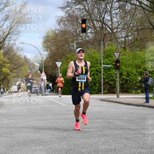 12.04.2026 - 45. Internationalen Wilhelmsburger Insellauf J. Mangold http://msf.ph/oto/9507570 12.04.2026 12:47:07 Ziel 3048, 5413, 4656, 5556, 5709, 3750, 3301, 4466, 5495, 3452, 4877 meine-sportfotos.de