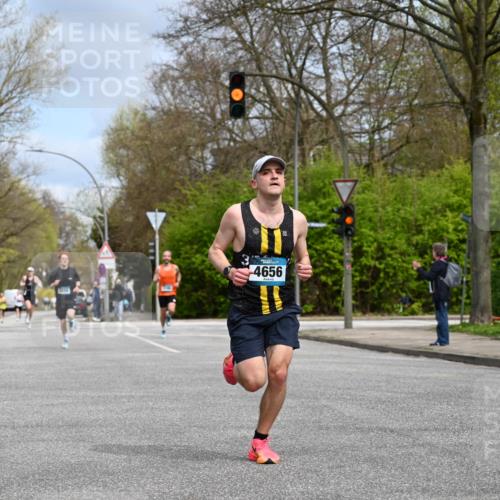 12.04.2026 - 45. Internationalen Wilhelmsburger Insellauf J. Mangold http://msf.ph/oto/9507573 12.04.2026 12:47:08 Ziel 3048, 5413, 4656, 5556, 5709, 3750, 3301, 4466, 5495, 3452, 4877 meine-sportfotos.de