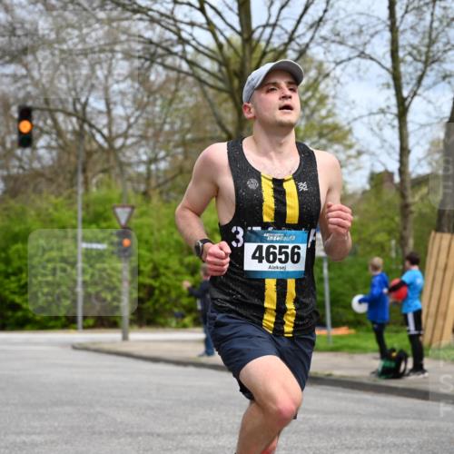 12.04.2026 - 45. Internationalen Wilhelmsburger Insellauf J. Mangold http://msf.ph/oto/9507582 12.04.2026 12:47:08 Ziel 3048, 5413, 4656, 5556, 5709, 3750, 3301, 4466, 5495, 3452, 4877 meine-sportfotos.de
