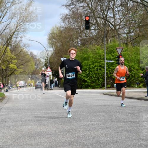 12.04.2026 - 45. Internationalen Wilhelmsburger Insellauf J. Mangold http://msf.ph/oto/9507589 12.04.2026 12:47:10 Ziel 5413, 4656, 5556, 5709, 3750, 3301, 4466, 5495, 3452, 4877, 4874 meine-sportfotos.de