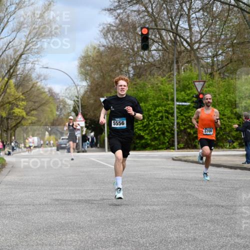 12.04.2026 - 45. Internationalen Wilhelmsburger Insellauf J. Mangold http://msf.ph/oto/9507590 12.04.2026 12:47:11 Ziel 5413, 4656, 5556, 5709, 3750, 3301, 4466, 5495, 3452, 4877, 4874 meine-sportfotos.de
