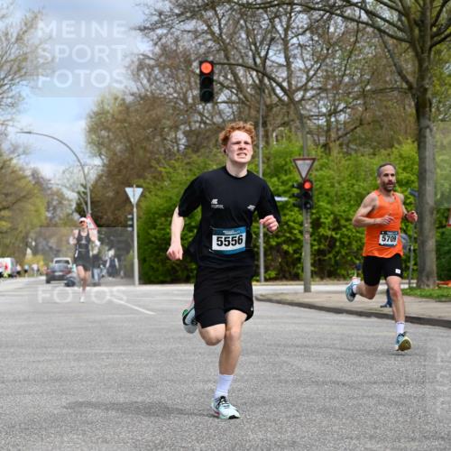 12.04.2026 - 45. Internationalen Wilhelmsburger Insellauf J. Mangold http://msf.ph/oto/9507596 12.04.2026 12:47:11 Ziel 5413, 4656, 5556, 5709, 3750, 3301, 4466, 5495, 3452, 4877, 4874 meine-sportfotos.de
