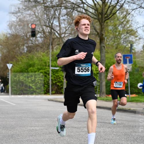 12.04.2026 - 45. Internationalen Wilhelmsburger Insellauf J. Mangold http://msf.ph/oto/9507602 12.04.2026 12:47:12 Ziel 5413, 4656, 5556, 5709, 3750, 3301, 4466, 4466, 5495, 3452, 4877, 4874 meine-sportfotos.de