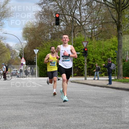 12.04.2026 - 45. Internationalen Wilhelmsburger Insellauf J. Mangold http://msf.ph/oto/9507609 12.04.2026 12:47:23 Ziel 5709, 3750, 3301, 4466, 5495, 3452, 4877, 4874, 5607, 5364 meine-sportfotos.de