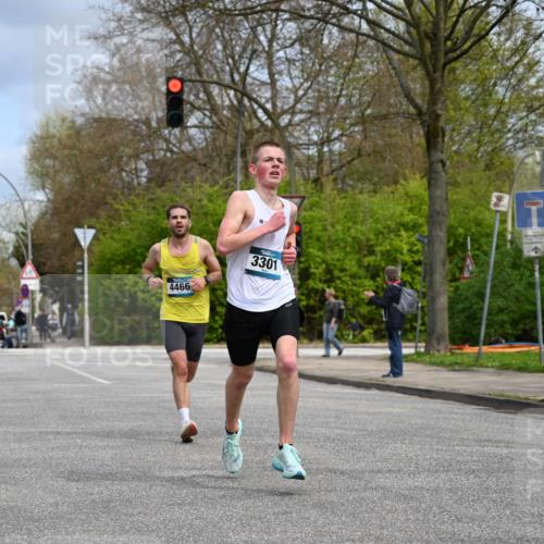 12.04.2026 - 45. Internationalen Wilhelmsburger Insellauf J. Mangold http://msf.ph/oto/9507613 12.04.2026 12:47:23 Ziel 5709, 3750, 3301, 4466, 5495, 3452, 4877, 4874, 5607, 5364 meine-sportfotos.de