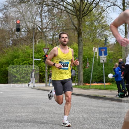 12.04.2026 - 45. Internationalen Wilhelmsburger Insellauf J. Mangold http://msf.ph/oto/9507625 12.04.2026 12:47:24 Ziel 5709, 3750, 3301, 4466, 5495, 3452, 4877, 4874, 5607, 5364 meine-sportfotos.de
