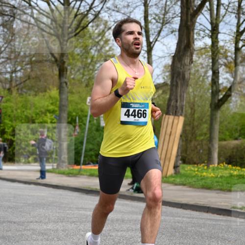12.04.2026 - 45. Internationalen Wilhelmsburger Insellauf J. Mangold http://msf.ph/oto/9507631 12.04.2026 12:47:25 Ziel 3750, 3301, 4466, 5495, 3452, 4877, 4874, 5607, 5364 meine-sportfotos.de