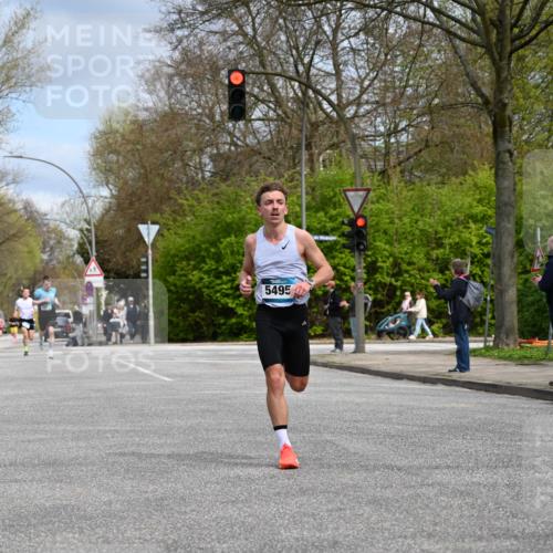 12.04.2026 - 45. Internationalen Wilhelmsburger Insellauf J. Mangold http://msf.ph/oto/9507636 12.04.2026 12:47:36 Ziel 4466, 5495, 3452, 4877, 4874, 5607, 5364, 5853 meine-sportfotos.de