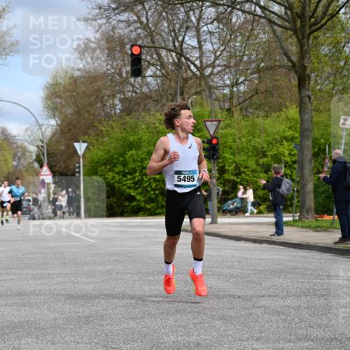 12.04.2026 - 45. Internationalen Wilhelmsburger Insellauf J. Mangold http://msf.ph/oto/9507638 12.04.2026 12:47:36 Ziel 4466, 5495, 3452, 4877, 4874, 5607, 5364, 5853 meine-sportfotos.de