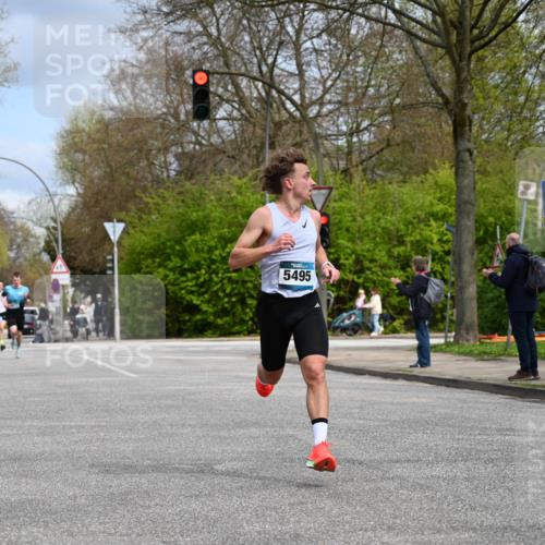 12.04.2026 - 45. Internationalen Wilhelmsburger Insellauf J. Mangold http://msf.ph/oto/9507639 12.04.2026 12:47:36 Ziel 4466, 5495, 3452, 4877, 4874, 5607, 5364, 5853 meine-sportfotos.de