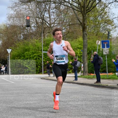 12.04.2026 - 45. Internationalen Wilhelmsburger Insellauf J. Mangold http://msf.ph/oto/9507642 12.04.2026 12:47:36 Ziel 4466, 5495, 3452, 4877, 4874, 5607, 5364, 5853 meine-sportfotos.de