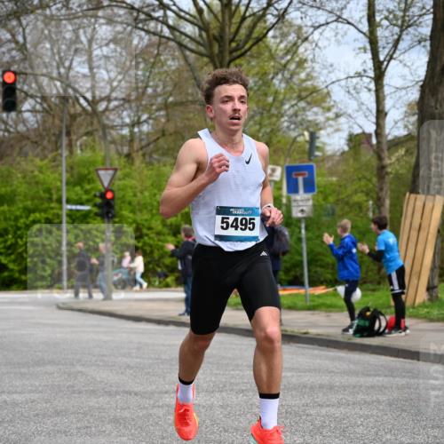 12.04.2026 - 45. Internationalen Wilhelmsburger Insellauf J. Mangold http://msf.ph/oto/9507646 12.04.2026 12:47:37 Ziel 4466, 5495, 3452, 4877, 4874, 5607, 5364, 5853 meine-sportfotos.de